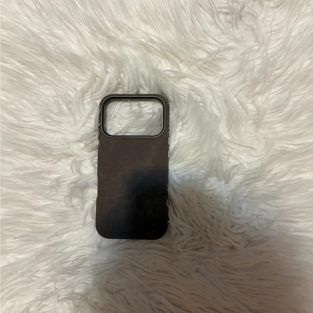 Brown Protective IPhone 17 Case